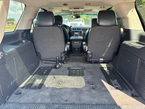 Used 2012 Chevrolet Tahoe LTZ RWD image 17