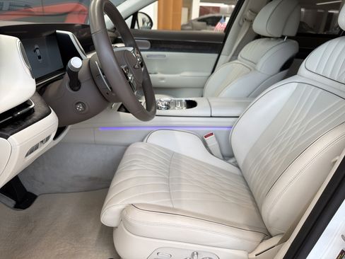 Used 2025 Genesis G90 3.5T AWD/4WD image 14