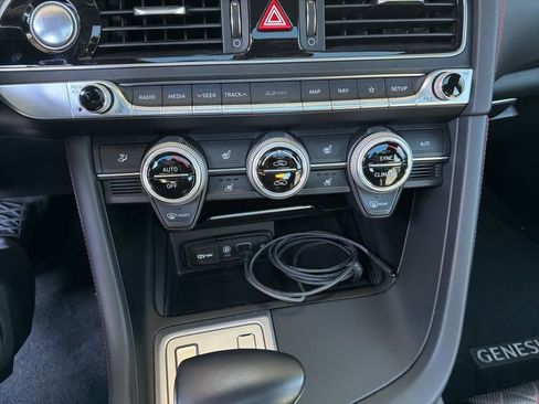 Used 2019 Genesis G70 3.3T Advanced w/ Sport Package image 15