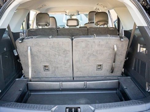 Used 2024 Ford Explorer XLT w/ Equipment Group 202A image 28