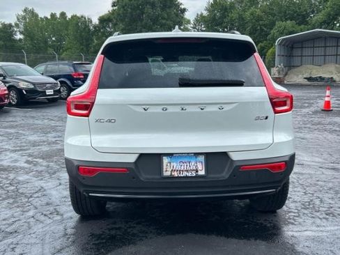 Used 2025 Volvo XC40 B5 Ultra AWD/4WD image 5