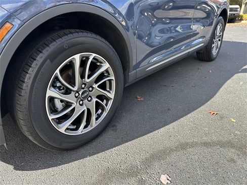 Certified 2022 Lincoln Corsair AWD w/ Equipment Group 101A image 12