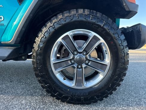 Used 2020 Jeep Wrangler Unlimited Sahara w/ Uconnect 4C Nav & Sound Group image 39