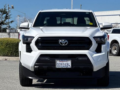 Used 2024 Toyota Tacoma SR5 AWD/4WD image 9