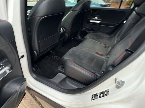 Used 2021 Mercedes-Benz GLB 250 GLB 250 image 23