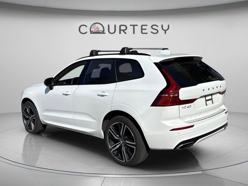 Used 2020 Volvo XC60 T5 R-Design w/ Protection Package Premier FWD image 5