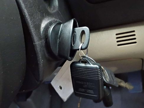 Used 2006 Ford F350 Lariat image 38