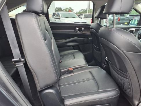 Used 2022 Kia Sorento S FWD image 15