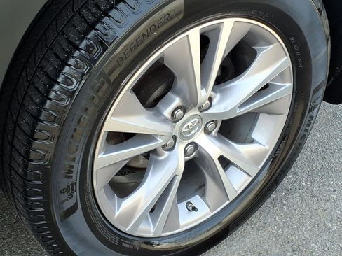 Used 2015 Toyota Highlander XLE image 14