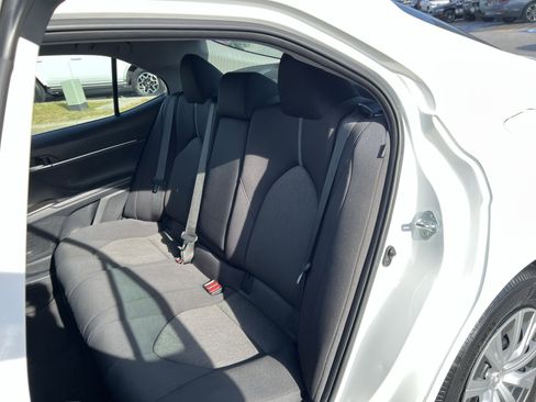 Used 2021 Toyota Camry LE image 23