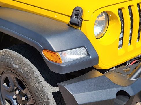 Used 2018 Jeep Wrangler Sport AWD/4WD image 28
