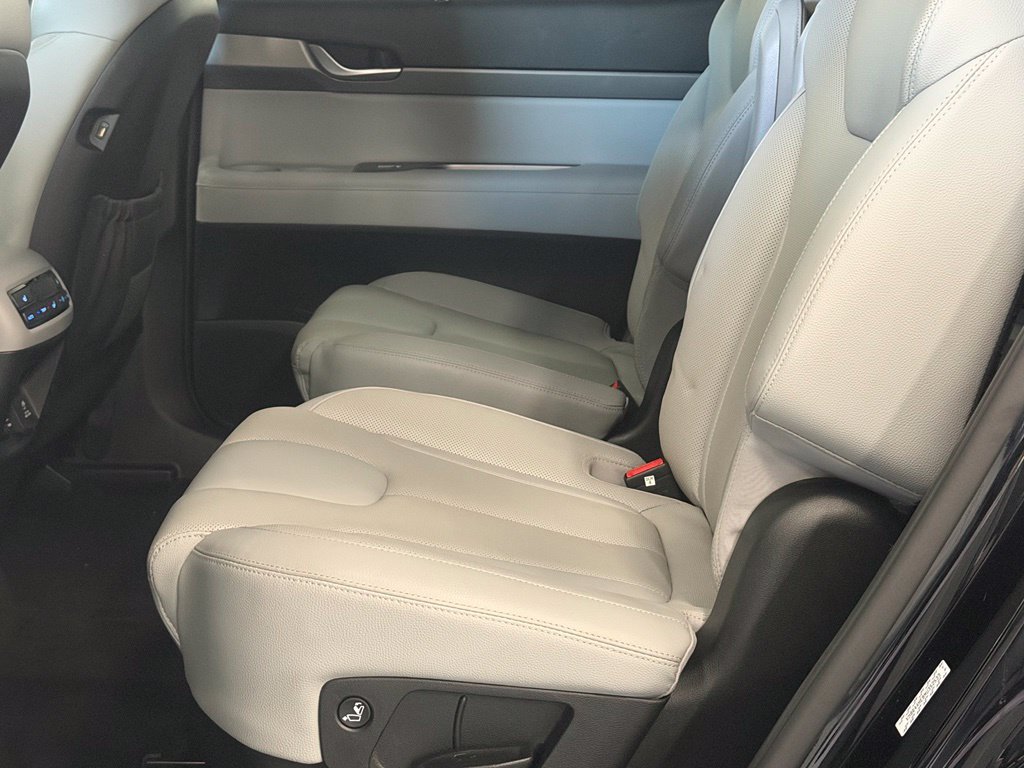 Used 2022 Hyundai Palisade SEL w/ Premium Package FWD image 24