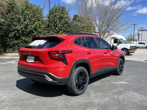 New 2026 Chevrolet Trax LT w/ Midnight Edition image 9