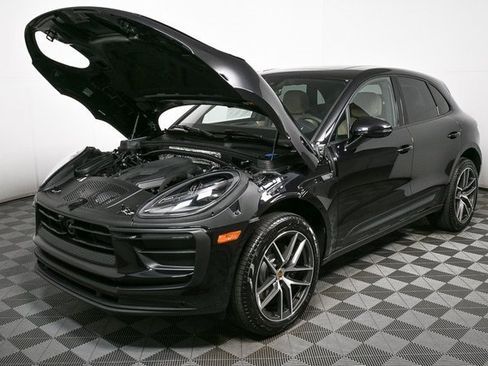 Certified 2025 Porsche Macan image 34