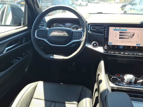 New 2026 Jeep Grand Wagoneer 4WD image 12