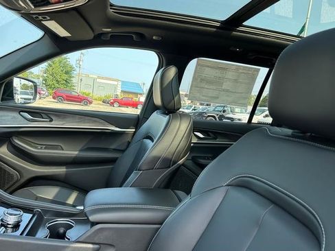 New 2025 Jeep Grand Cherokee Limited w/ Trailer Tow Package image 12