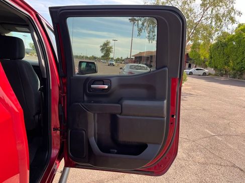 Used 2020 Chevrolet Silverado 1500 Custom w/ Custom Value Package image 16