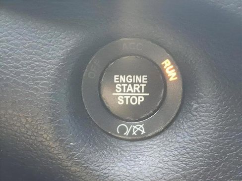 Used 2019 Jeep Cherokee Limited image 20