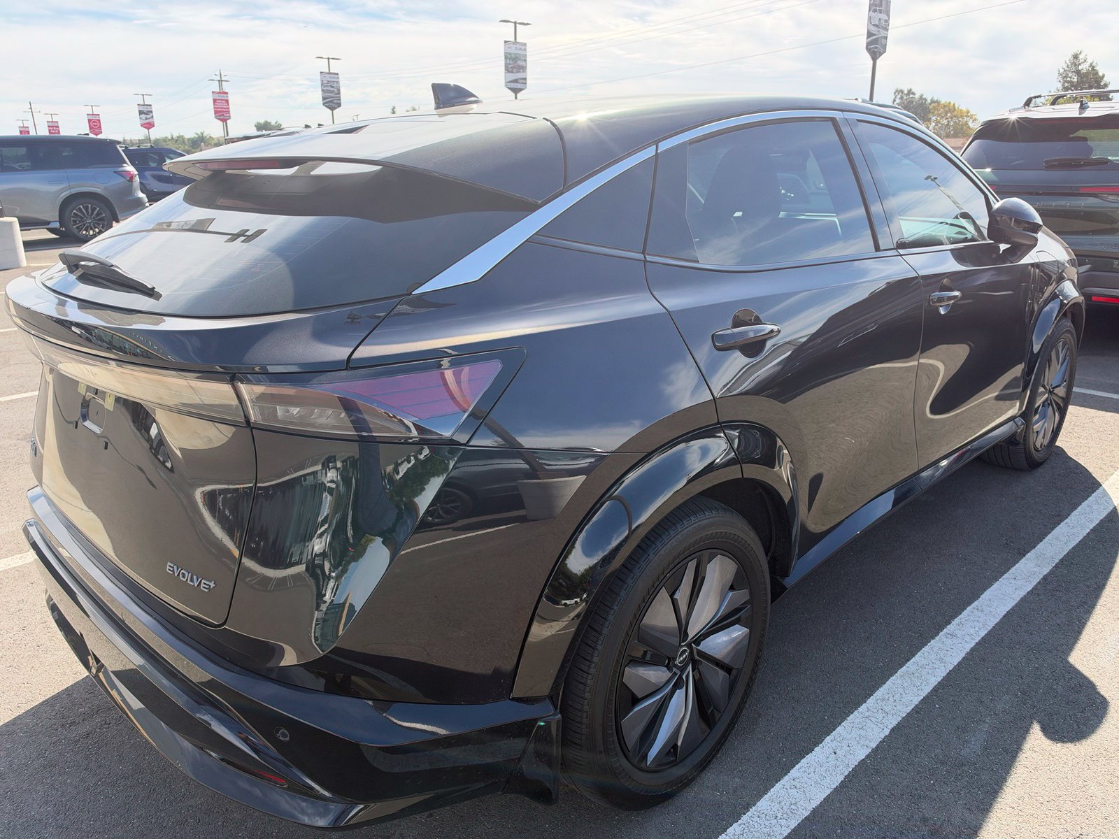 Used 2023 Nissan Ariya FWD image 3