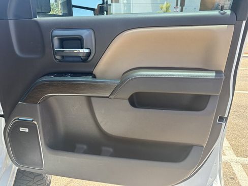 Used 2017 GMC Sierra 2500 Denali w/ Duramax Plus Package AWD/4WD image 35