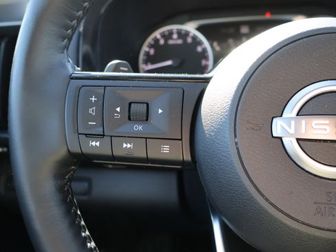 Used 2024 Nissan Pathfinder SL image 33