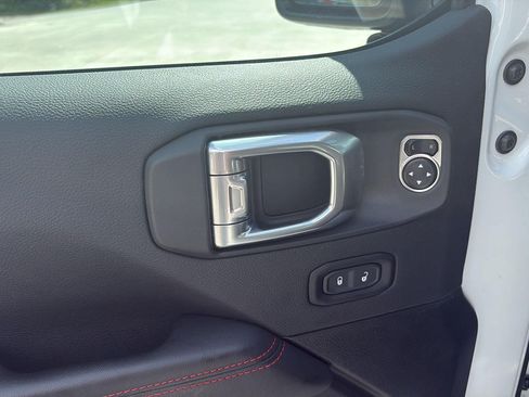 Used 2024 Jeep Gladiator Rubicon AWD/4WD image 29