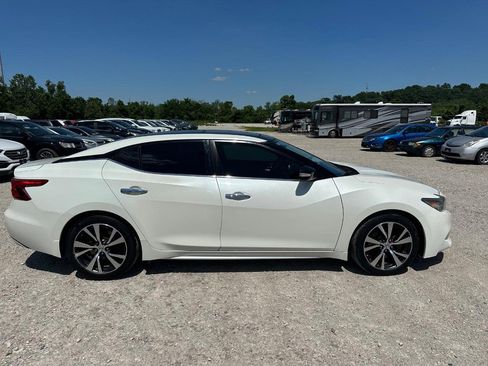 Used 2017 Nissan Maxima 3.5 SL FWD image 2