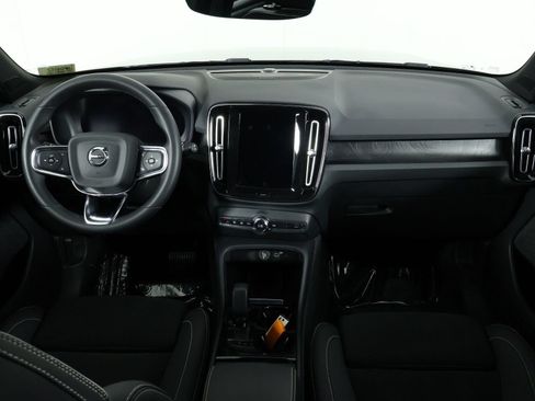 Used 2023 Volvo XC40 Recharge Ultimate w/ Protection Package Premier AWD/4WD image 7