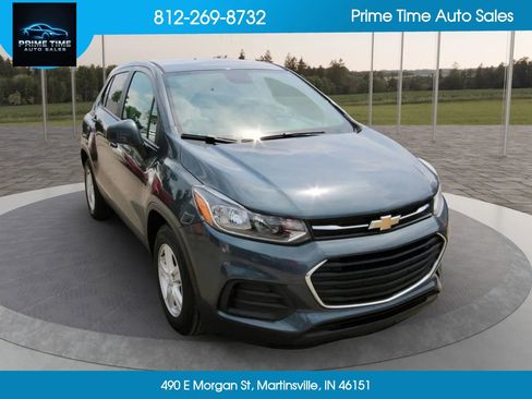 Used 2021 Chevrolet Trax LS w/ Tint and Cruise Package FWD image 9