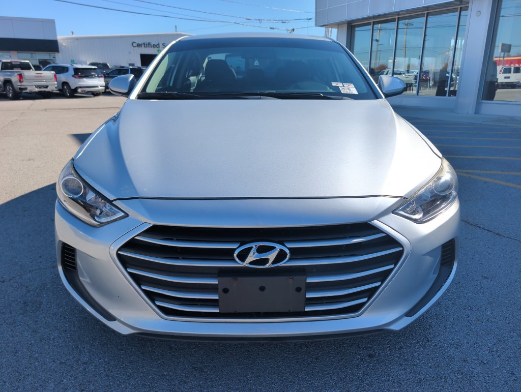 Used 2018 Hyundai Elantra SEL w/ Cargo Package FWD image 2