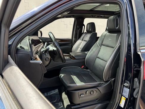 Used 2022 Cadillac Escalade ESV Premium Luxury AWD/4WD image 25