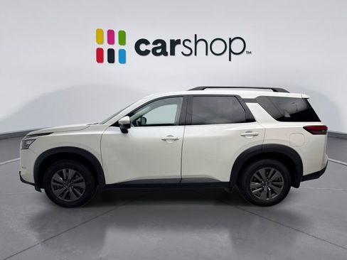 Used 2024 Nissan Pathfinder SV FWD image 2