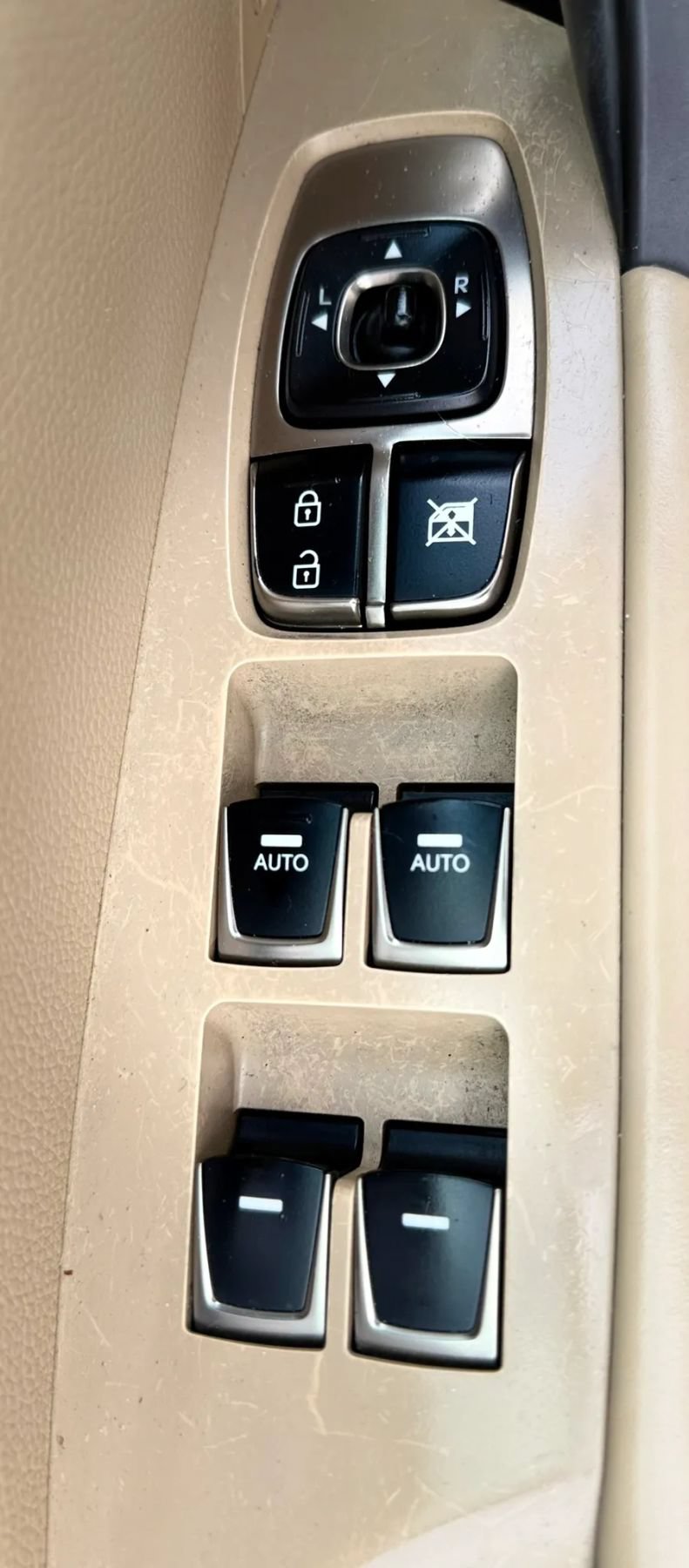 Used 2013 Hyundai Azera w/ Technology Pkg FWD image 25