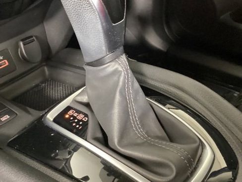 Used 2019 Nissan Rogue SV w/ Sun & Sound Touring Package image 26