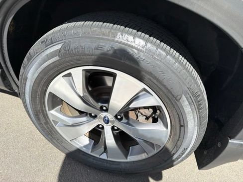 Used 2023 Subaru Ascent Premium w/ Convenience Package AWD/4WD image 7