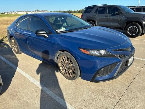 Used 2024 Toyota Camry SE w/ Convenience Package FWD image 1
