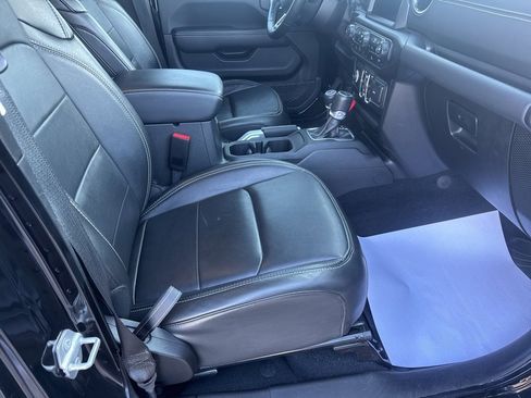 Used 2022 Jeep Gladiator Overland w/ Popular Equipment Package image 18