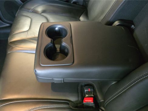 Used 2019 Jeep Cherokee Limited image 19