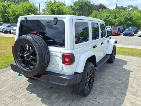 Used 2023 Jeep Wrangler Unlimited Sahara w/ Cold Weather Group AWD/4WD image 8