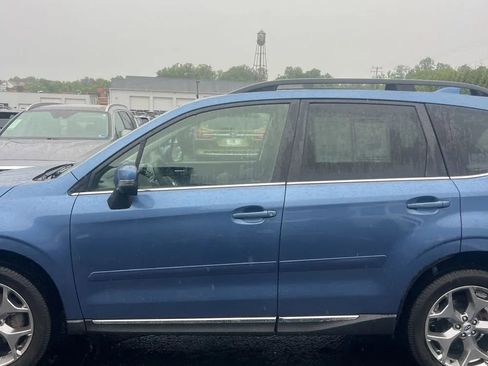 Used 2017 Subaru Forester 2.5i Touring AWD/4WD image 4