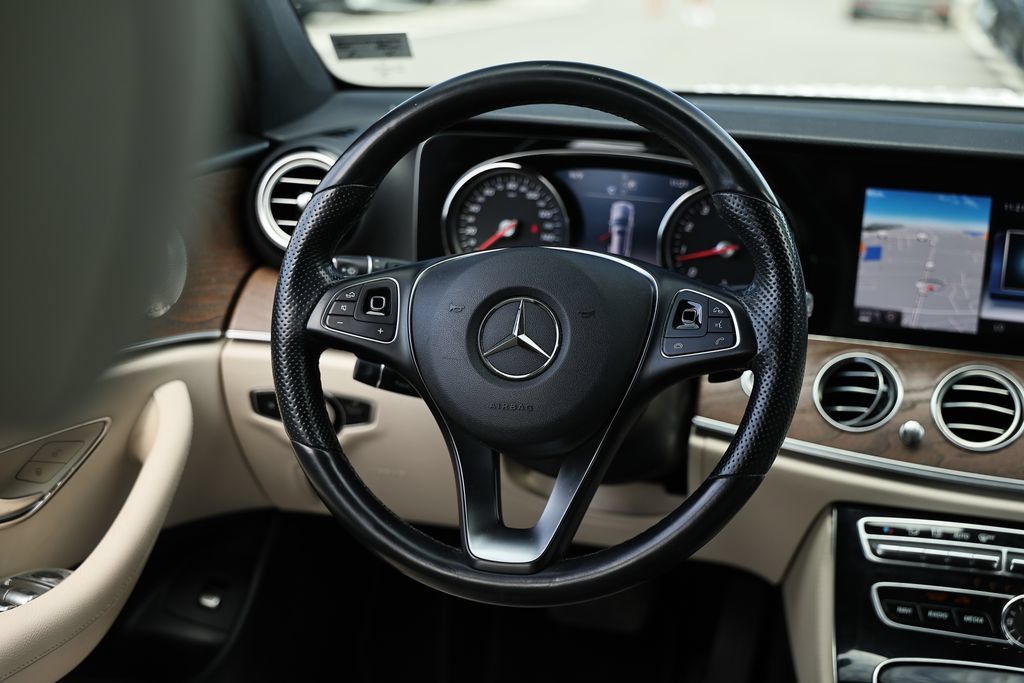 Used 2017 Mercedes-Benz E 400 4MATIC Wagon image 28