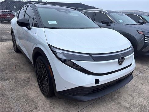 New 2026 Nissan Leaf Platinum+ image 1