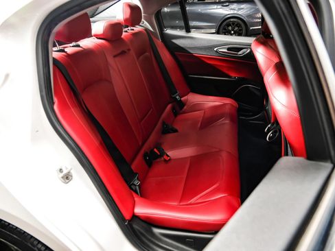 Used 2019 Alfa Romeo Giulia w/ Quick Order Package 22K Sport RWD image 39
