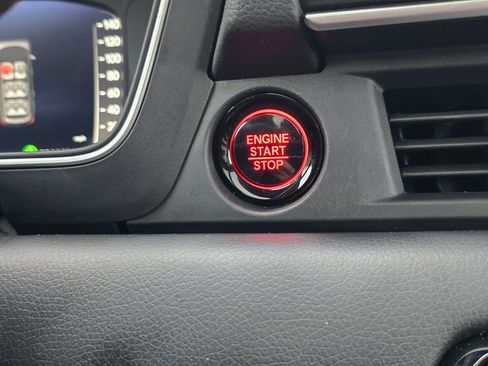 Certified 2024 Honda Pilot Elite image 22