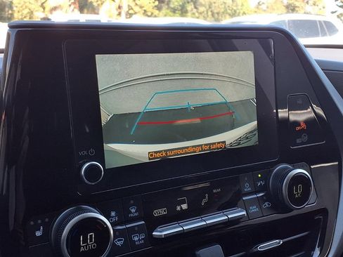 Certified 2026 Toyota Highlander XLE AWD/4WD image 10