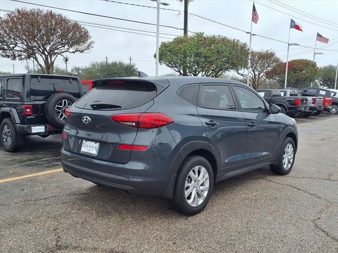 Used 2020 Hyundai Tucson SE image 2