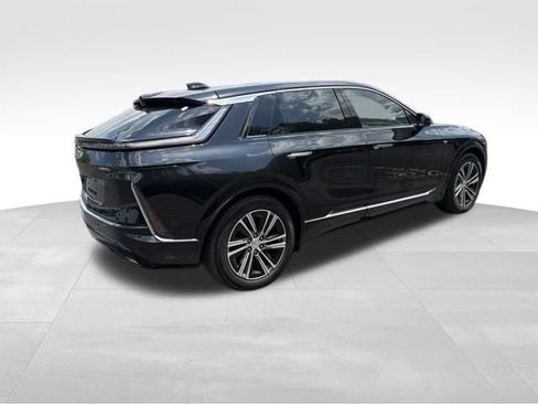 Used 2024 Cadillac Lyriq Luxury AWD/4WD image 12