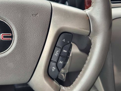 Used 2011 GMC Yukon SLT w/ SLT Chrome Package RWD image 28