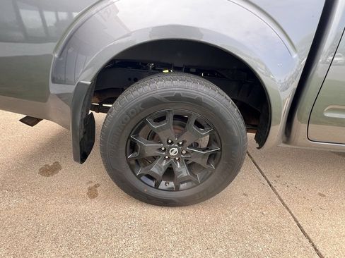 Used 2020 Nissan Frontier SV w/ Midnight Edition Floor Mats image 37