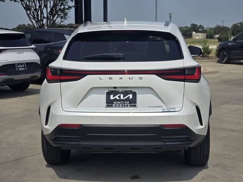 Used 2024 Lexus NX 250 FWD image 13